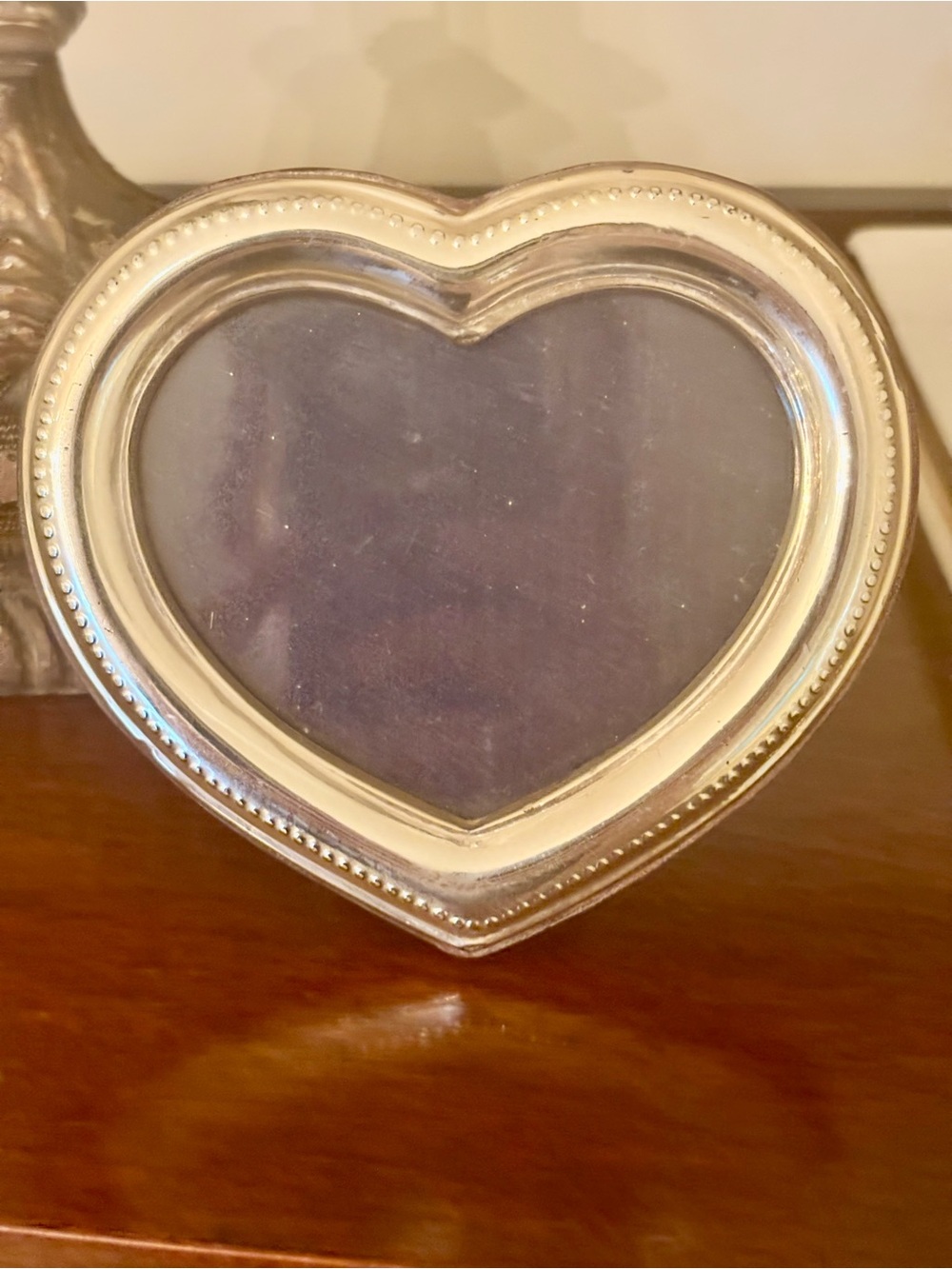 Heart-Shaped Silver Photo Frame - Timeless Accent